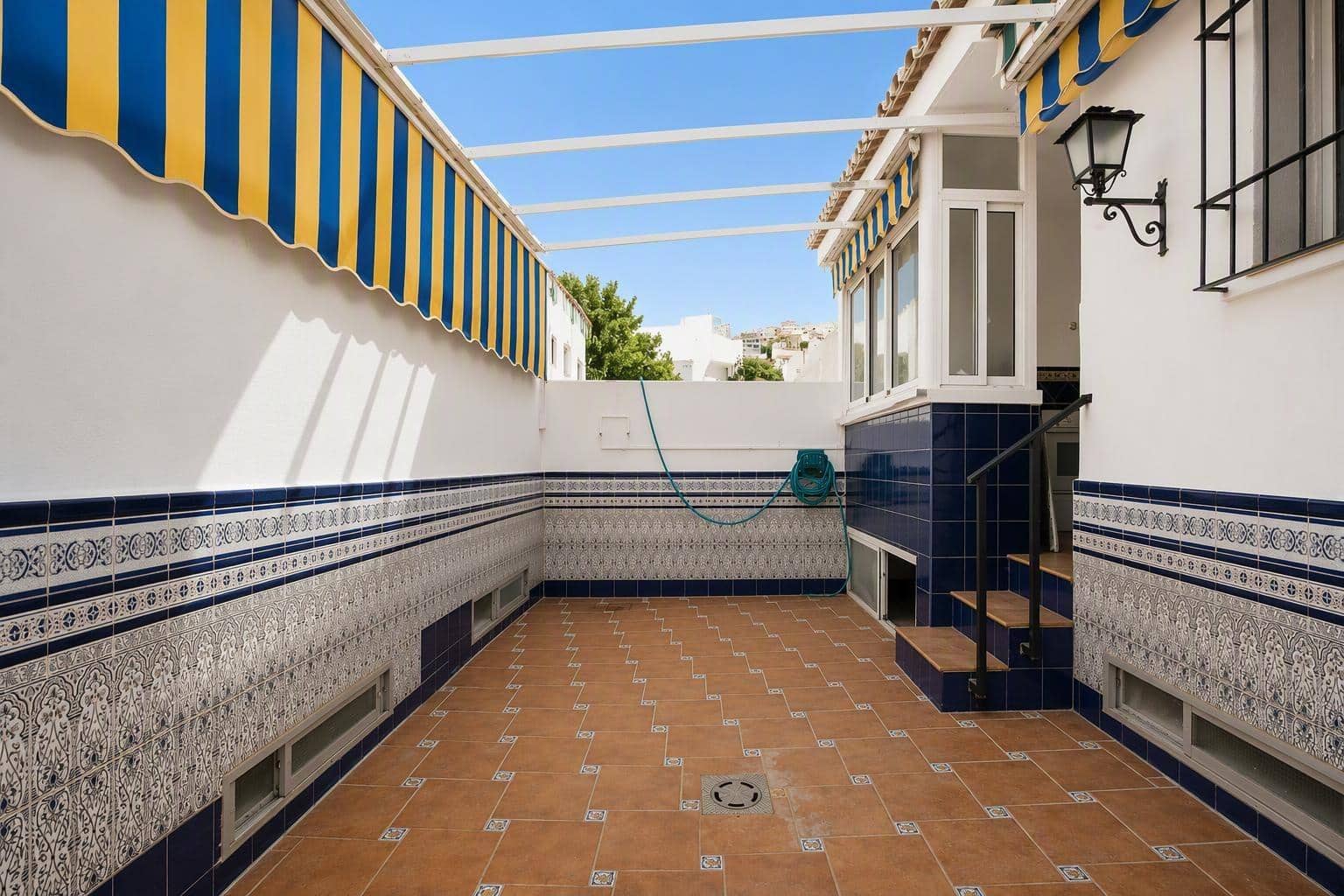 6 soveværelse Rækkehus til salg i Rincon de la Victoria med swimmingpool - € 495.000 (Ref: 10007241)