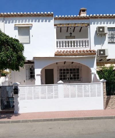 Adosado de 5 habitaciones en Rincón de la Victoria en venta con piscina - 495.000 € (Ref: 10007241)