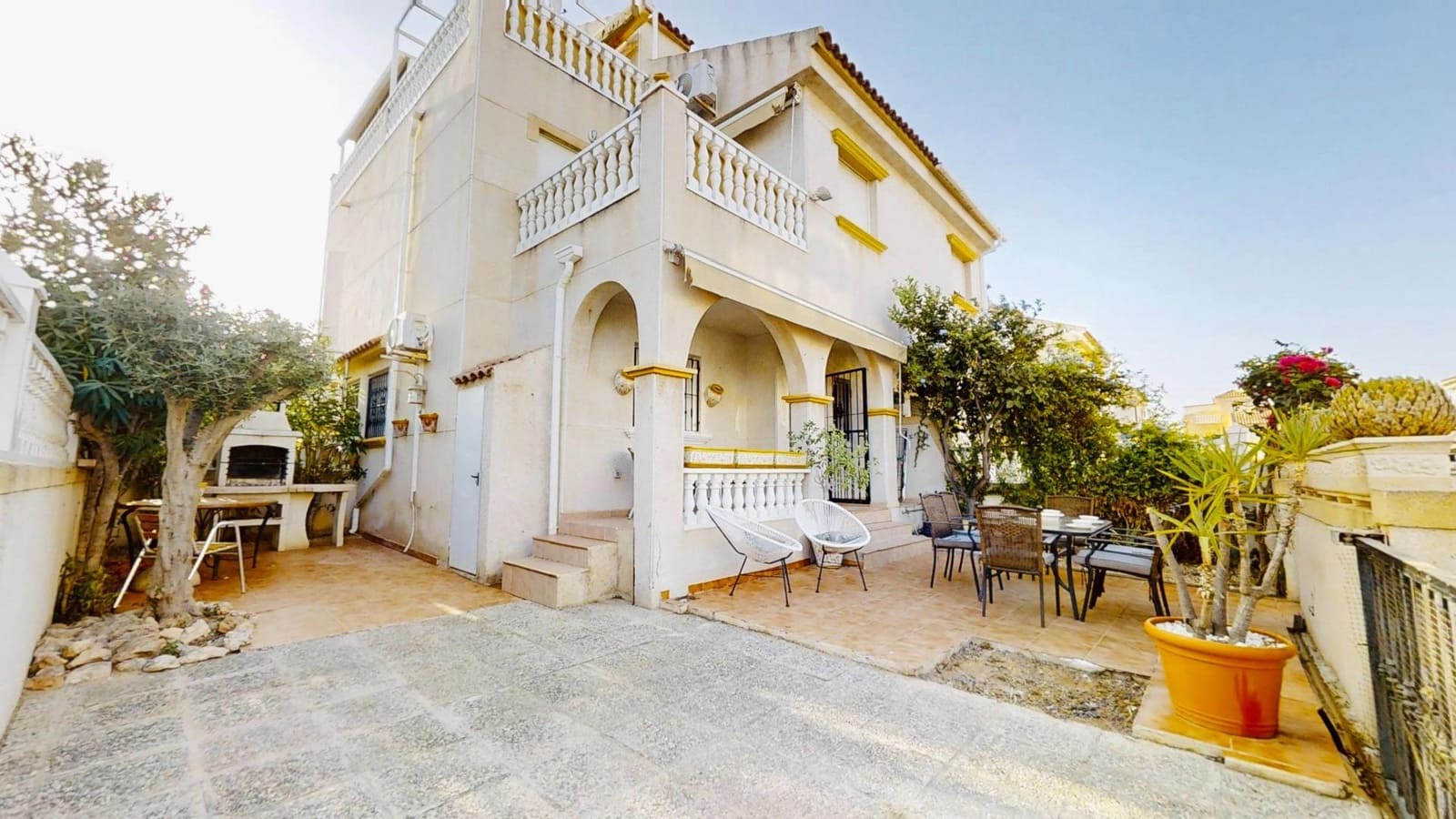 3 camera da letto Bungalow da affittare in Torrevieja - 1.100 € (Rif: 10021021)