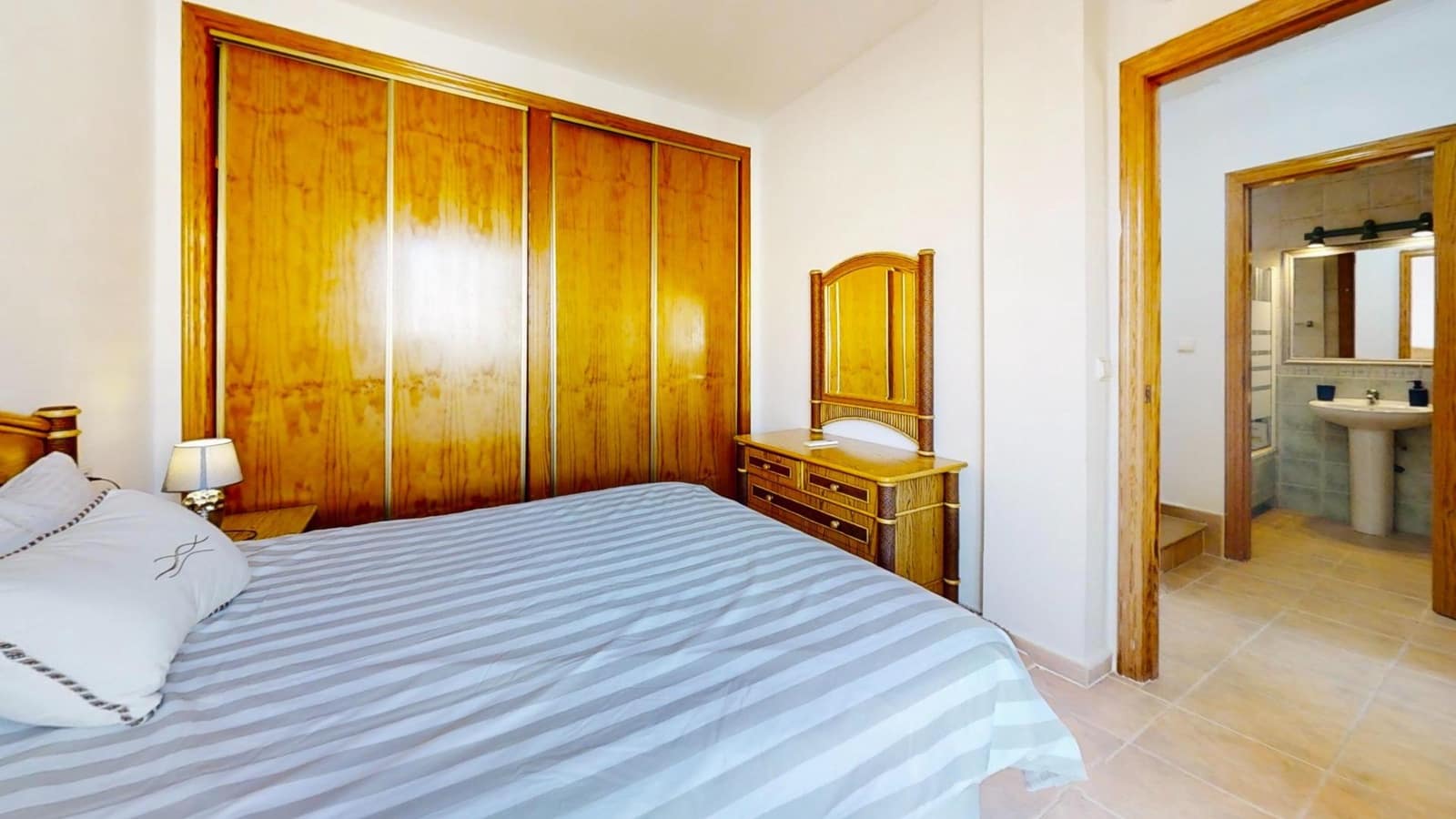 3 camera da letto Bungalow da affittare in Torrevieja - 1.100 € (Rif: 10021021)