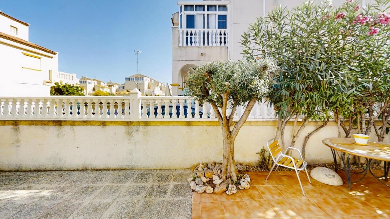 3 camera da letto Bungalow da affittare in Torrevieja - 1.100 € (Rif: 10021021)