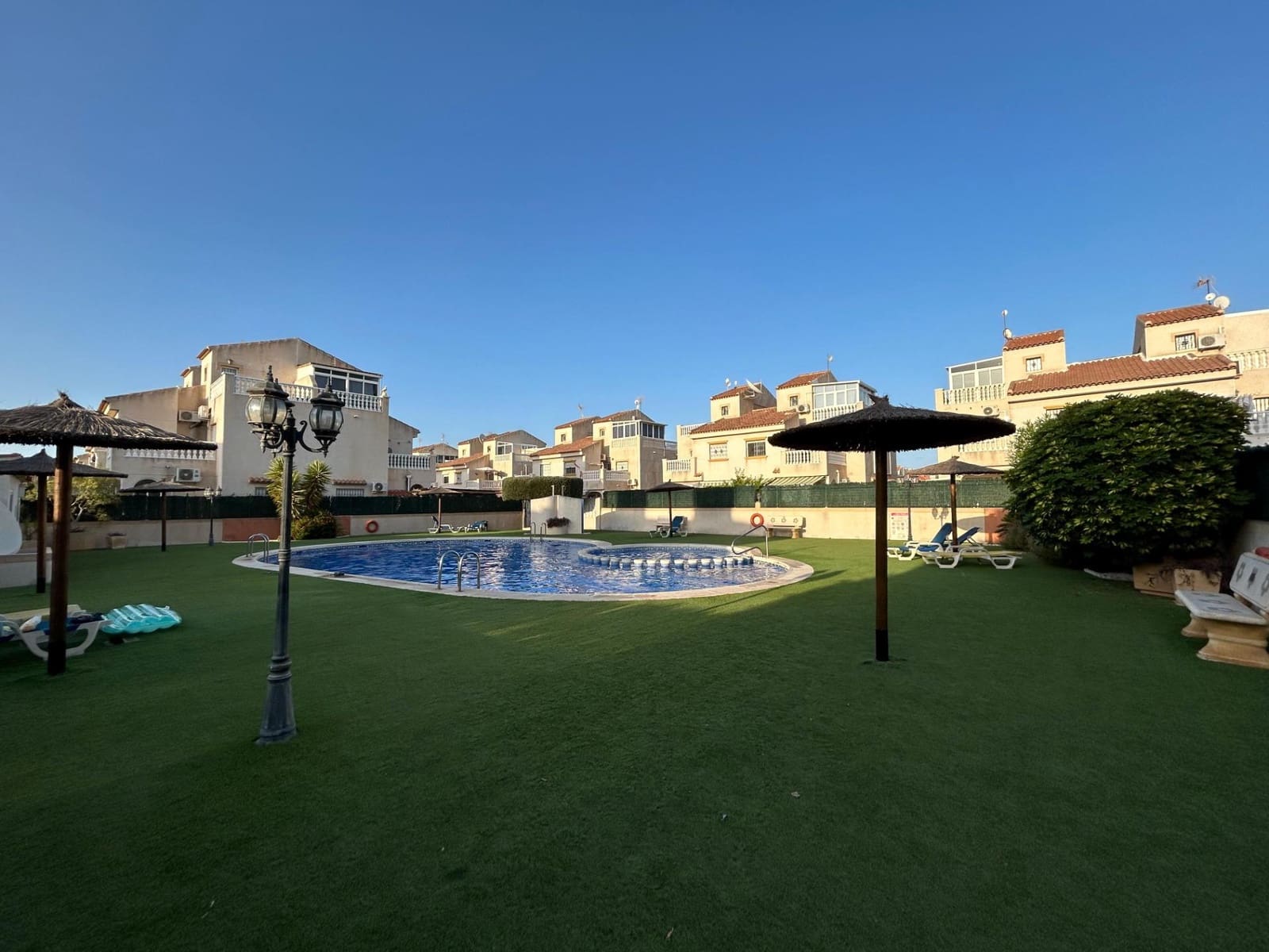 3 bedroom Bungalow for rent in Torrevieja - € 1,100 (Ref: 10021021)
