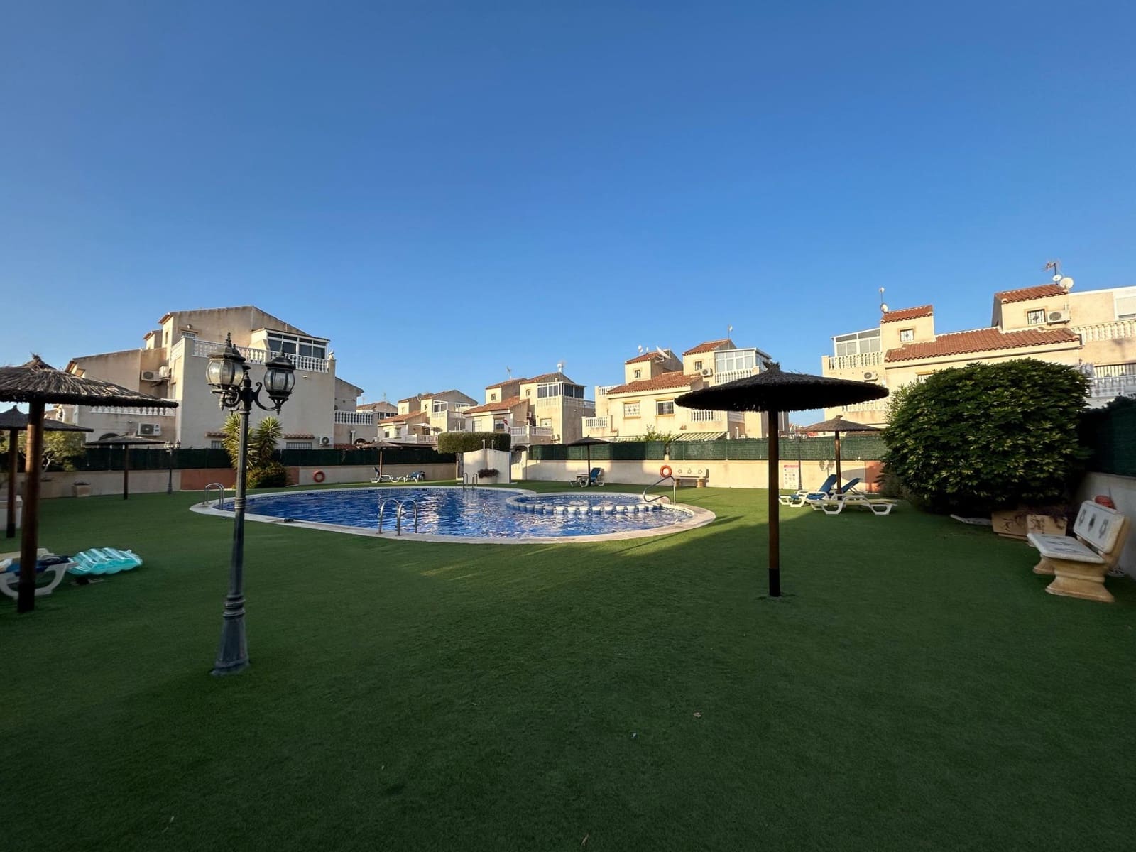3 bedroom Bungalow for rent in Torrevieja - € 1,100 (Ref: 10021021)