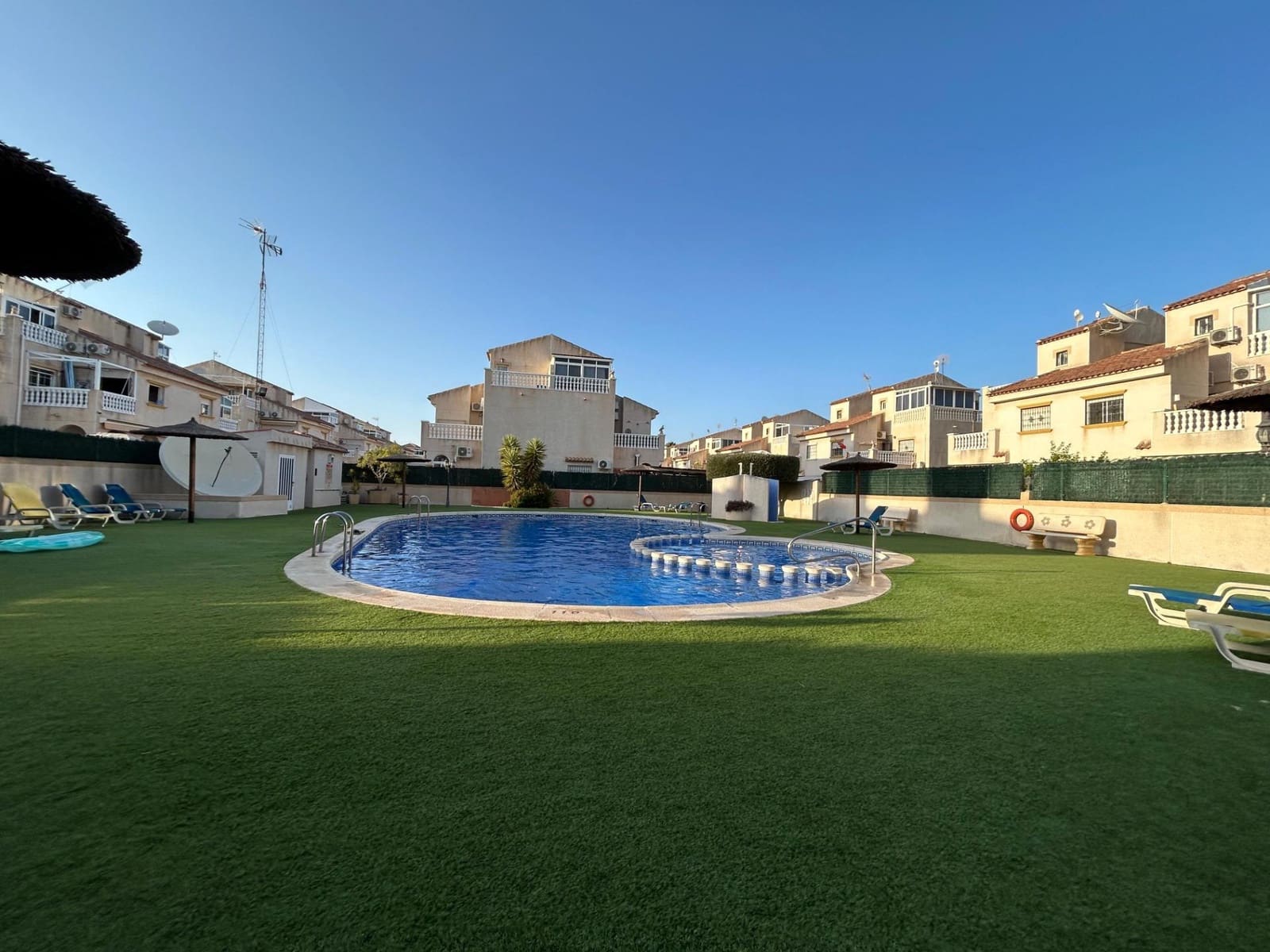 3 bedroom Bungalow for rent in Torrevieja - € 1,100 (Ref: 10021021)