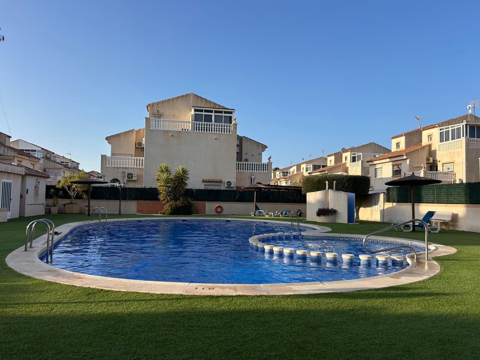 3 bedroom Bungalow for rent in Torrevieja - € 1,100 (Ref: 10021021)