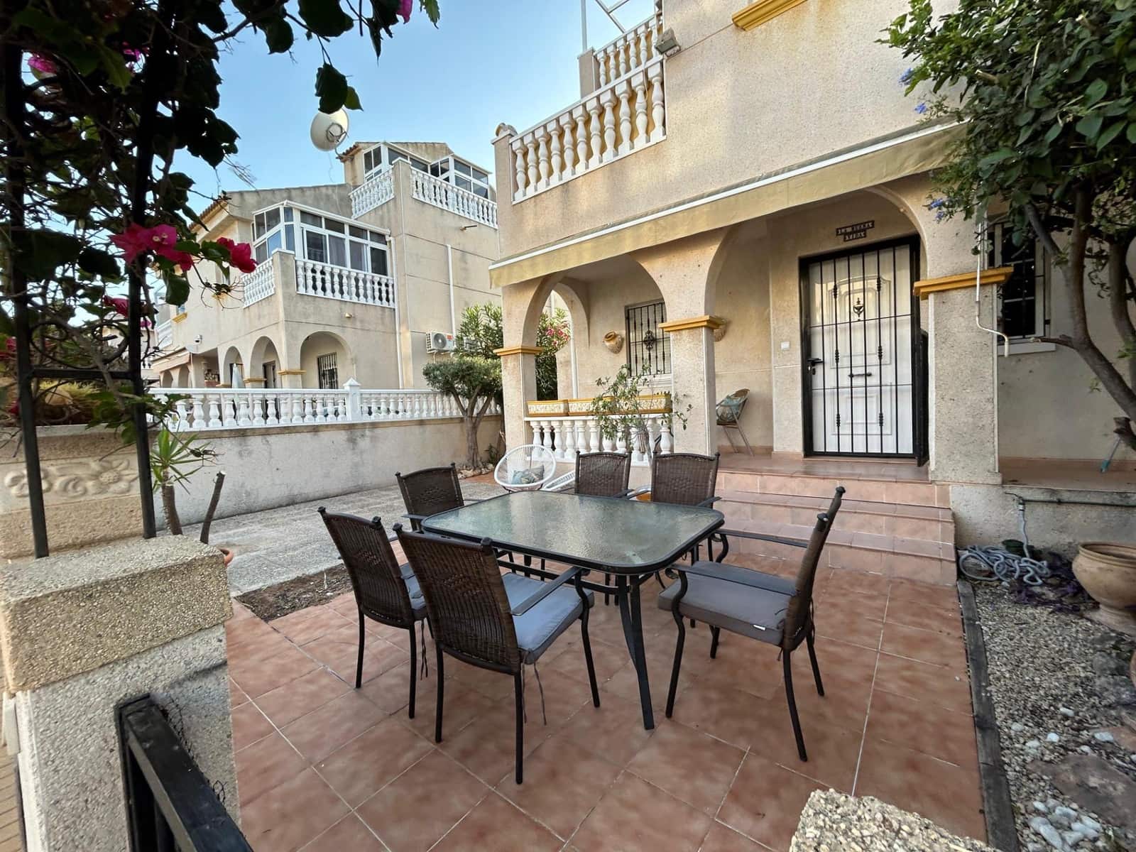 3 bedroom Bungalow for rent in Torrevieja - € 1,100 (Ref: 10021021)