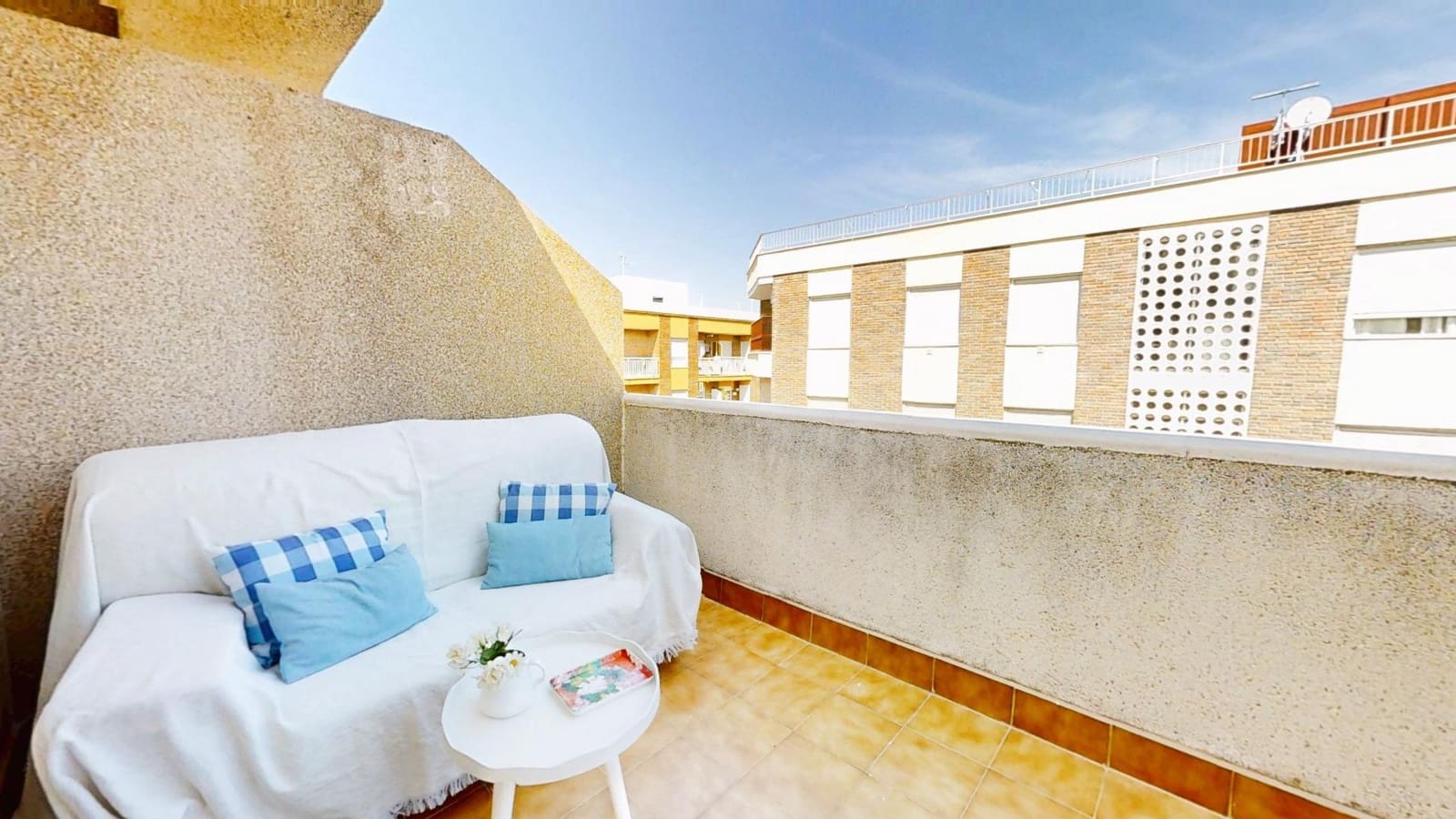 2 makuuhuone Kattohuoneisto myytävänä paikassa Torrevieja - 162 000 € (Ref: 10034083)