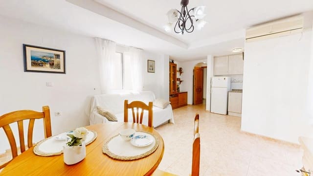 Ático de 2 habitaciones en Las Piscinas Naturales, Torrevieja en venta - 162.000 € (Ref: 10034083)