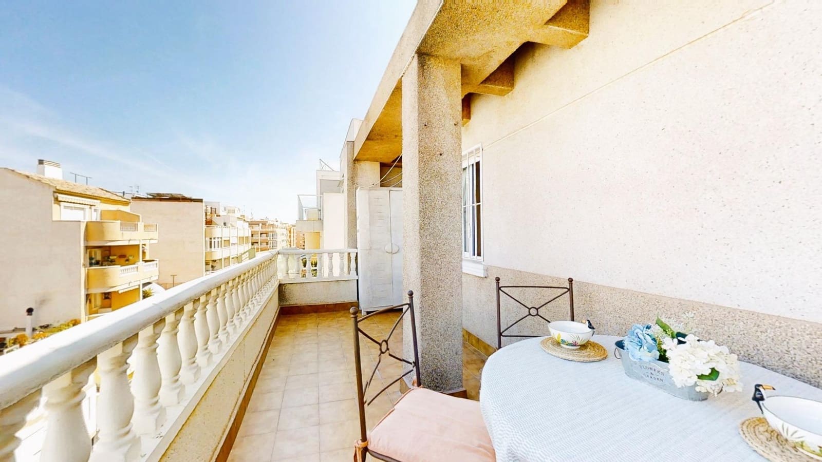 2 soverom Penthouse til salgs i Torrevieja - € 162 000 (Ref: 10034083)