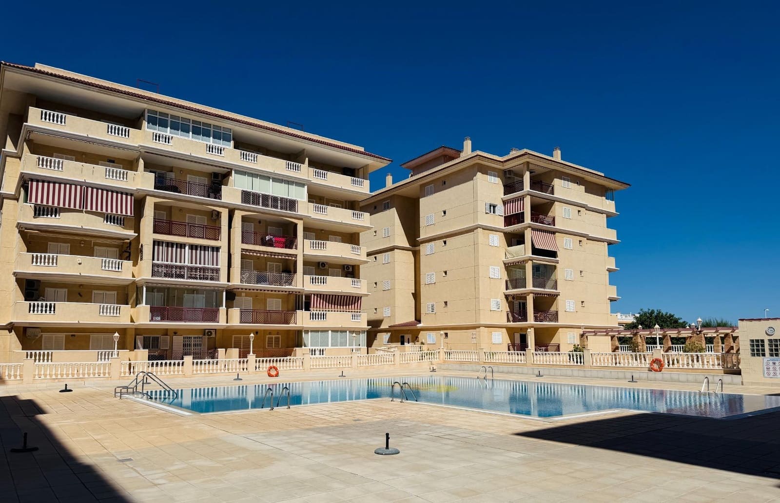 1 sovrum Lägenhet till salu i Torrevieja med pool - 191 999 € (Ref: 10115951)