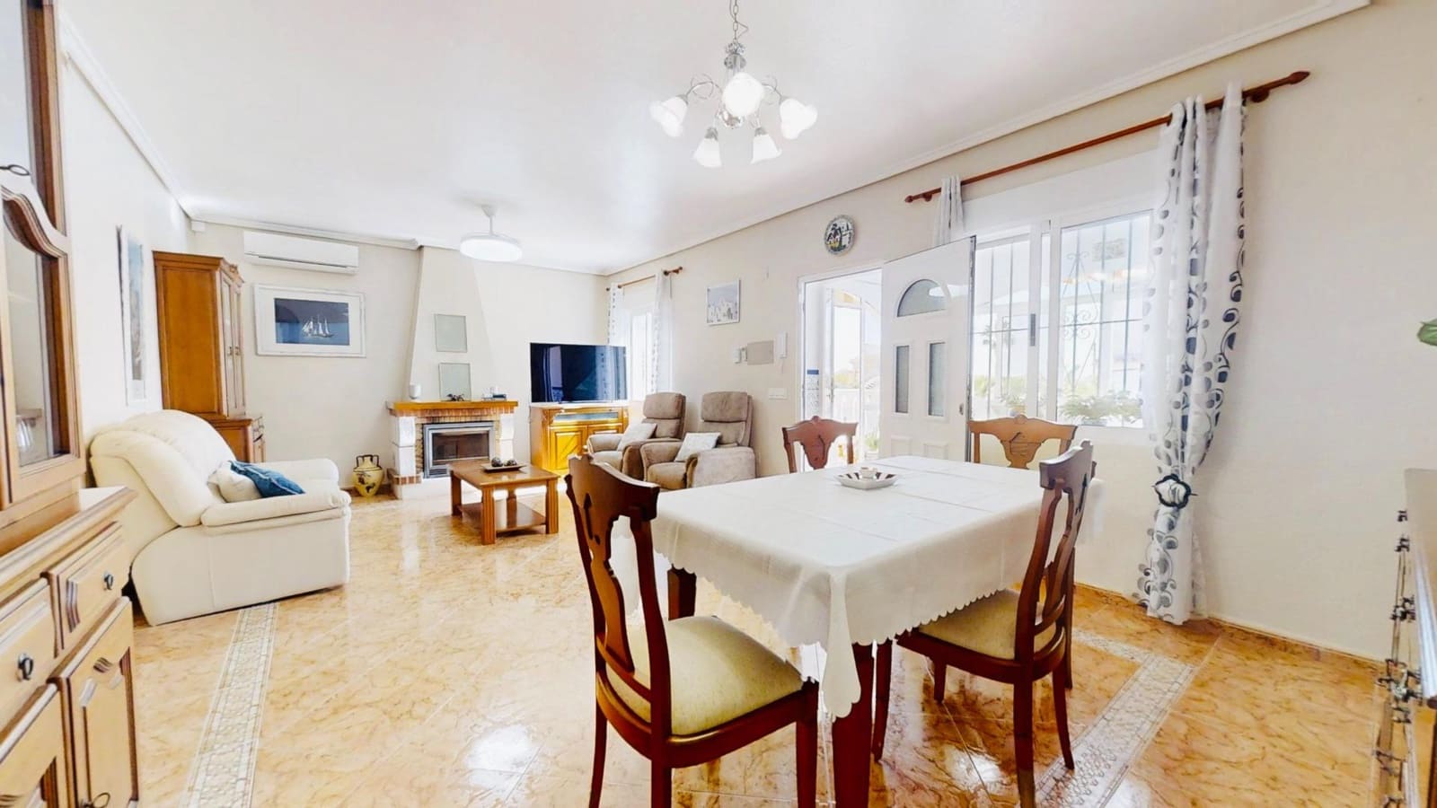 3 bedroom Villa for sale in Rojales with pool garage - € 398,000 (Ref: 10159825)