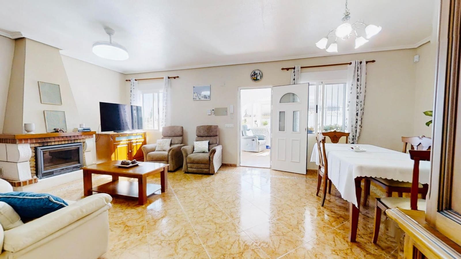 3 bedroom Villa for sale in Rojales with pool garage - € 398,000 (Ref: 10159825)