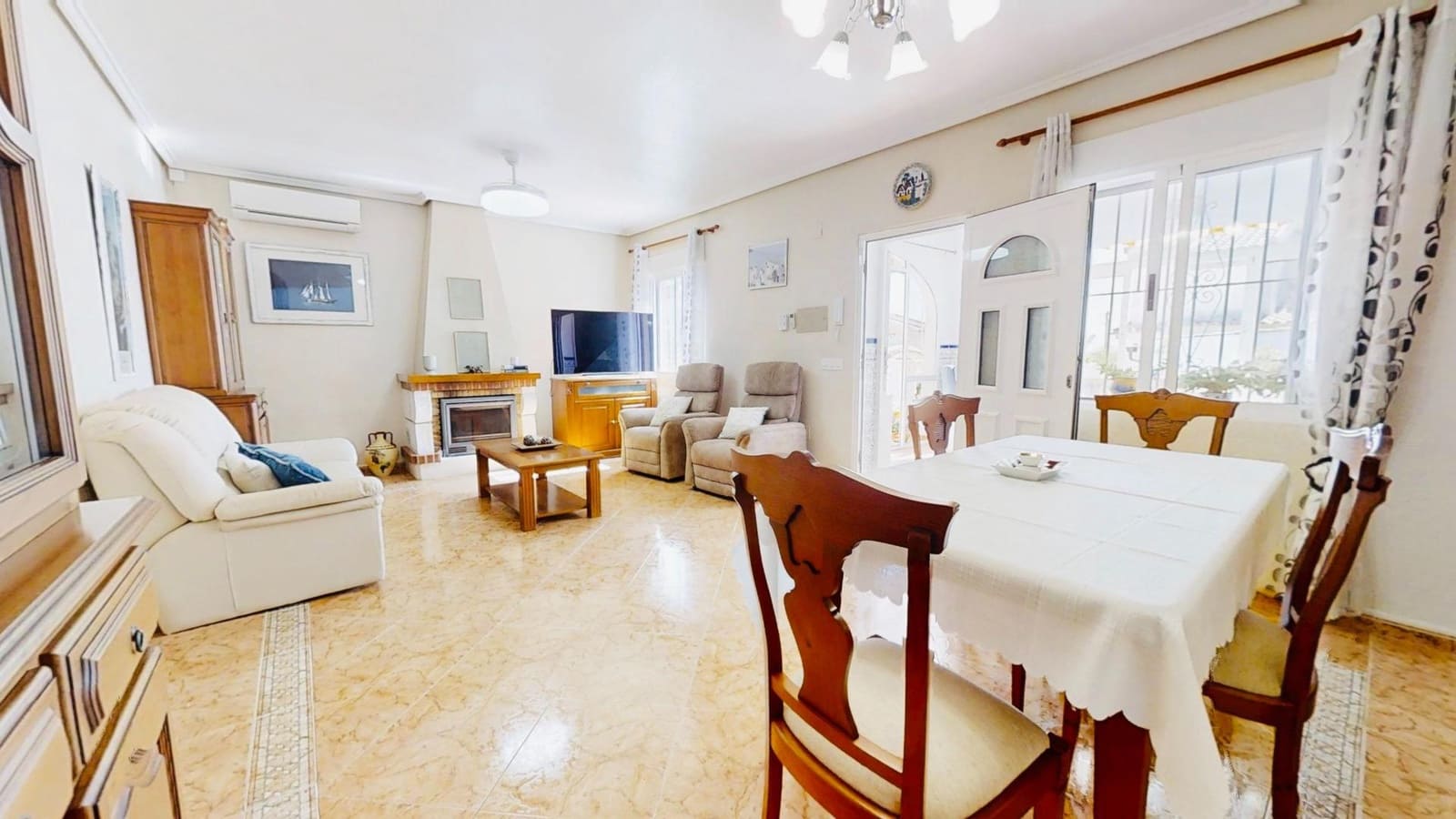 3 bedroom Villa for sale in Rojales with pool garage - € 398,000 (Ref: 10159825)