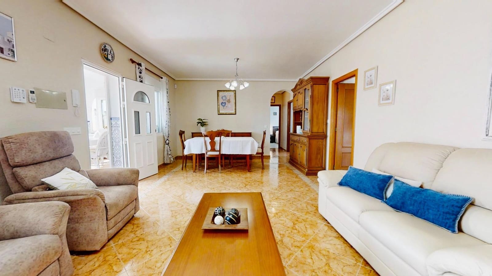 3 bedroom Villa for sale in Rojales with pool garage - € 398,000 (Ref: 10159825)