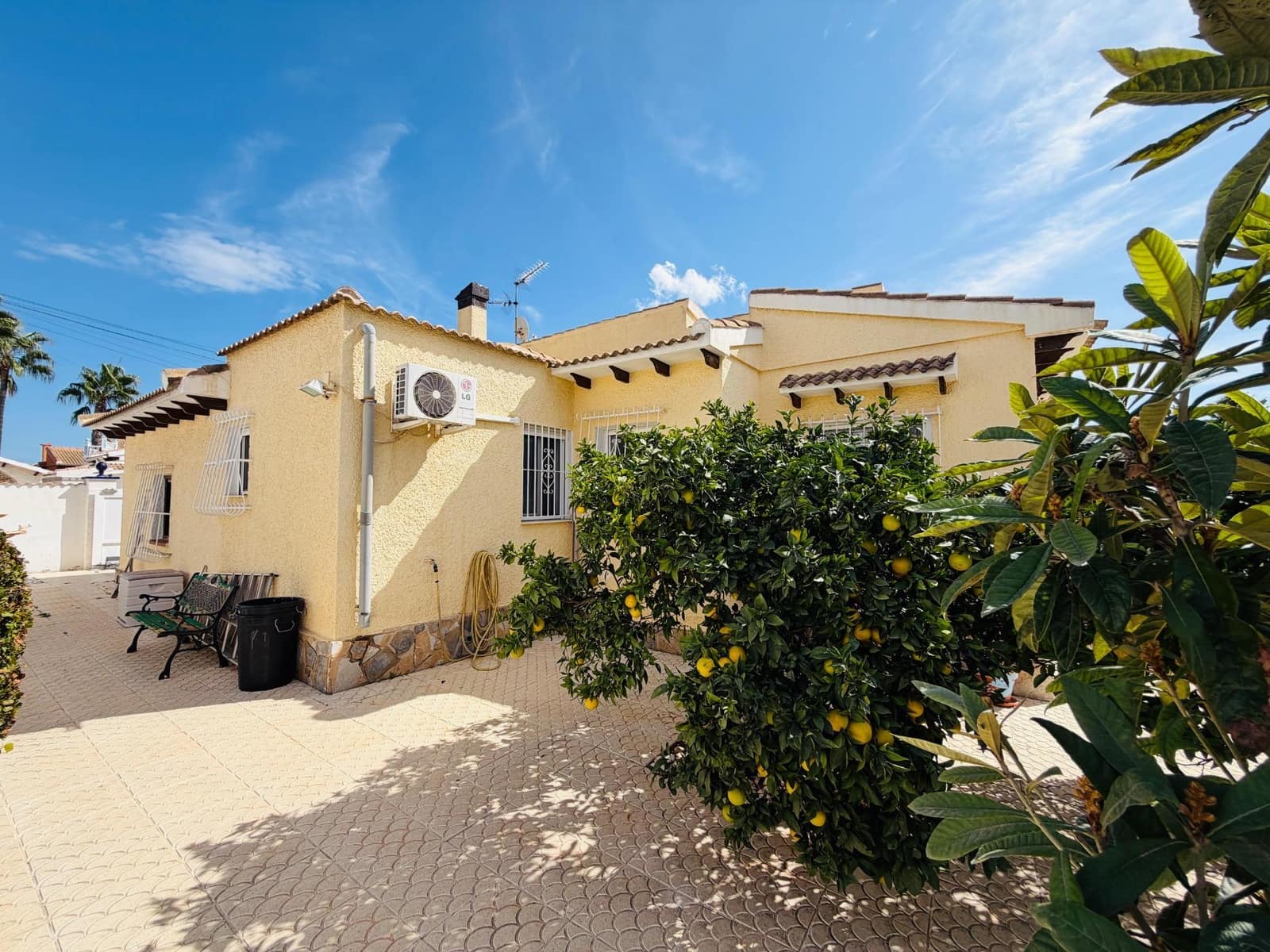 3 bedroom Villa for sale in Rojales with pool garage - € 398,000 (Ref: 10159825)