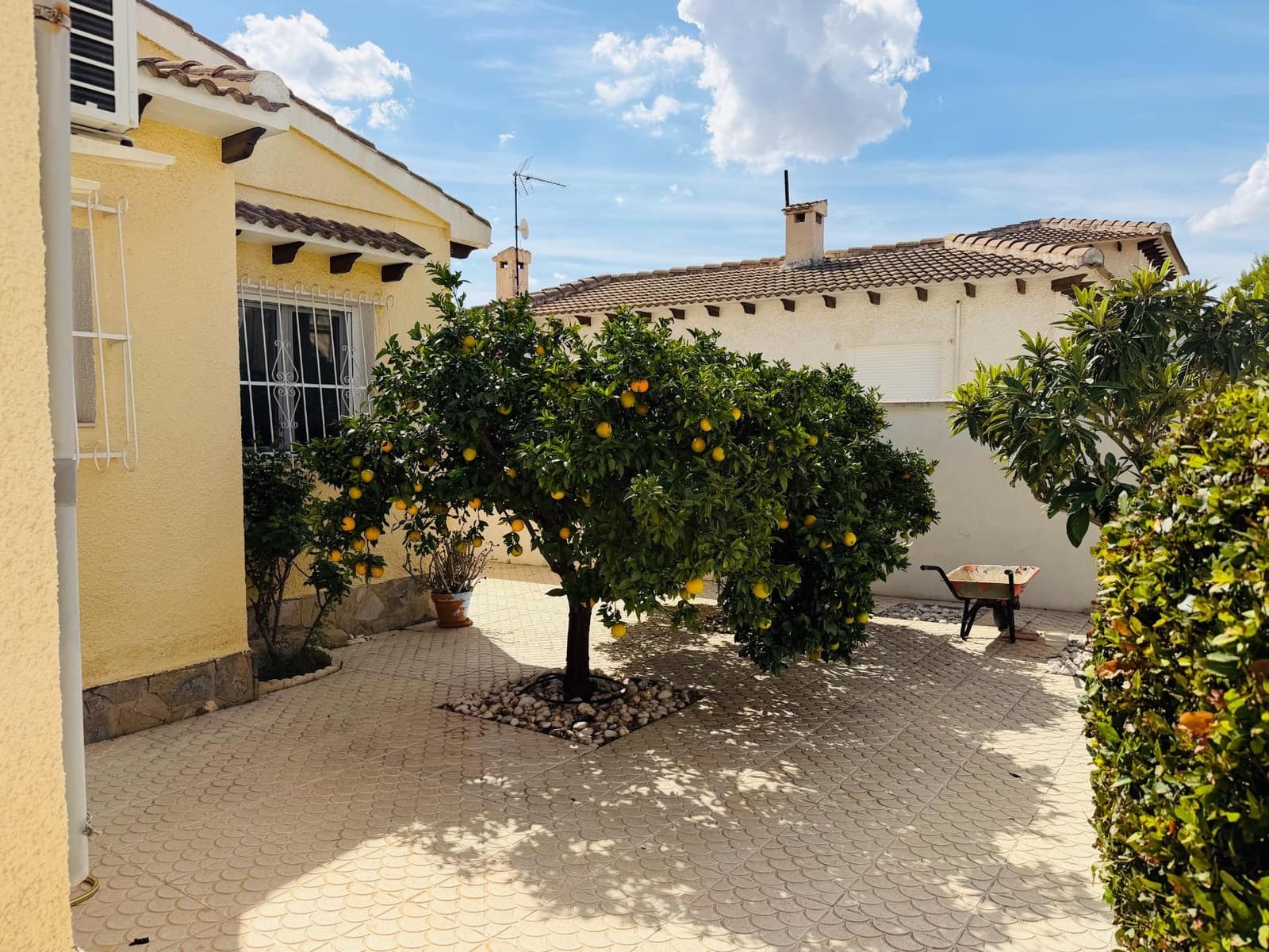 3 bedroom Villa for sale in Rojales with pool garage - € 398,000 (Ref: 10159825)