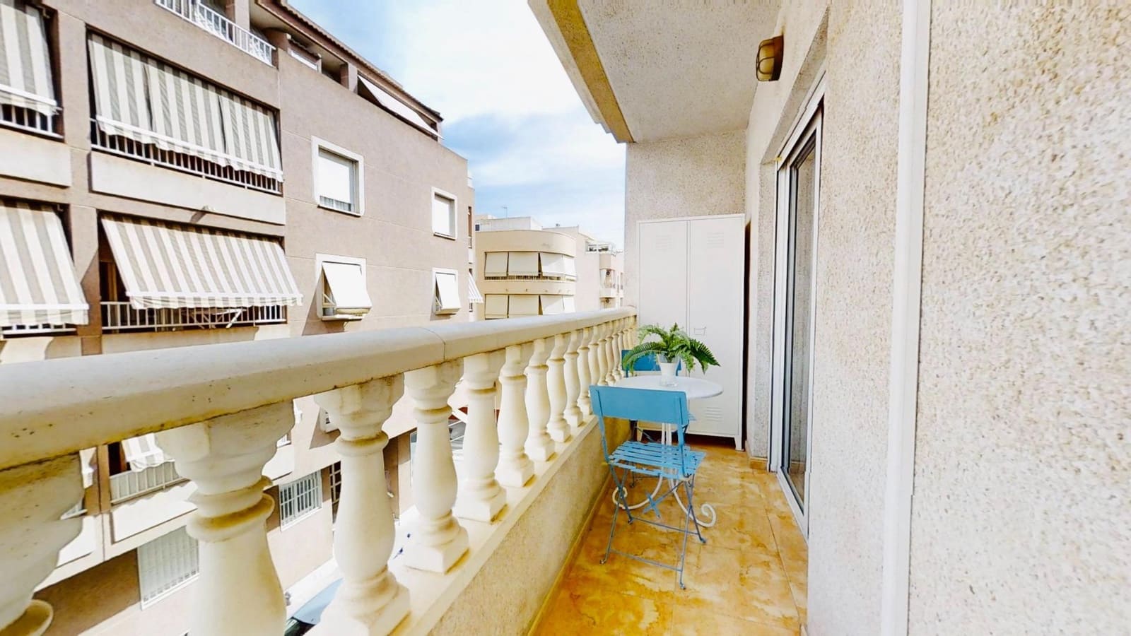 2 bedroom Flat for rent in Torrevieja - € 775 (Ref: 10159826)