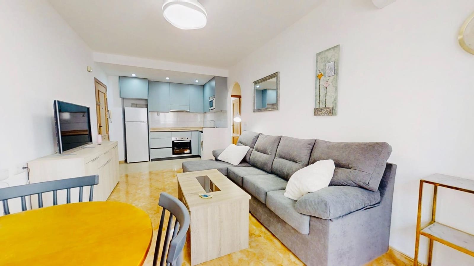 2 bedroom Flat for rent in Torrevieja - € 775 (Ref: 10159826)