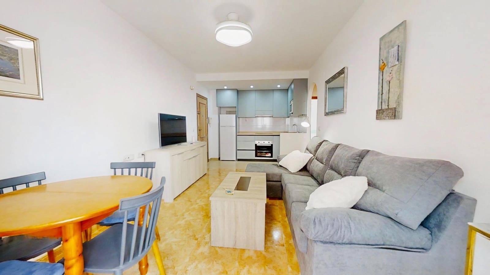 2 bedroom Flat for rent in Torrevieja - € 775 (Ref: 10159826)
