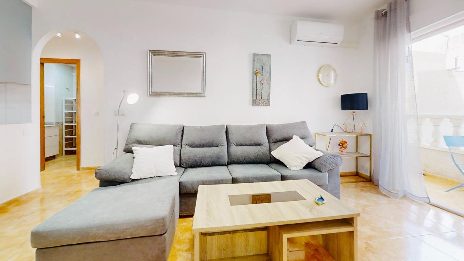 2 bedroom Flat for rent in Torrevieja - € 775 (Ref: 10159826)