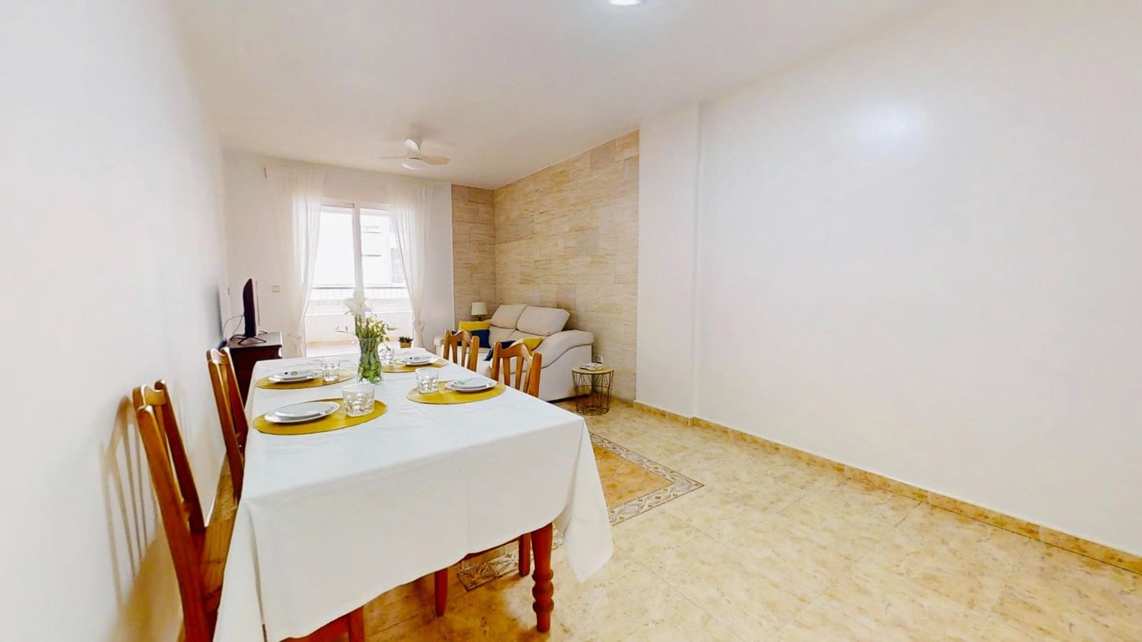 Appartement de 3 chambres à louer à Torrevieja - 1 100 € (Ref: 10168557)