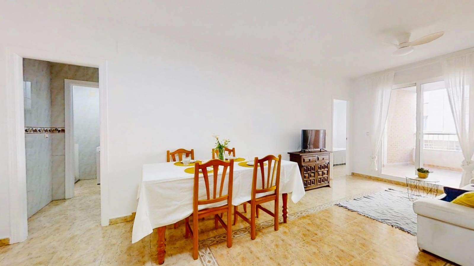 Appartement de 3 chambres à louer à Torrevieja - 1 100 € (Ref: 10168557)