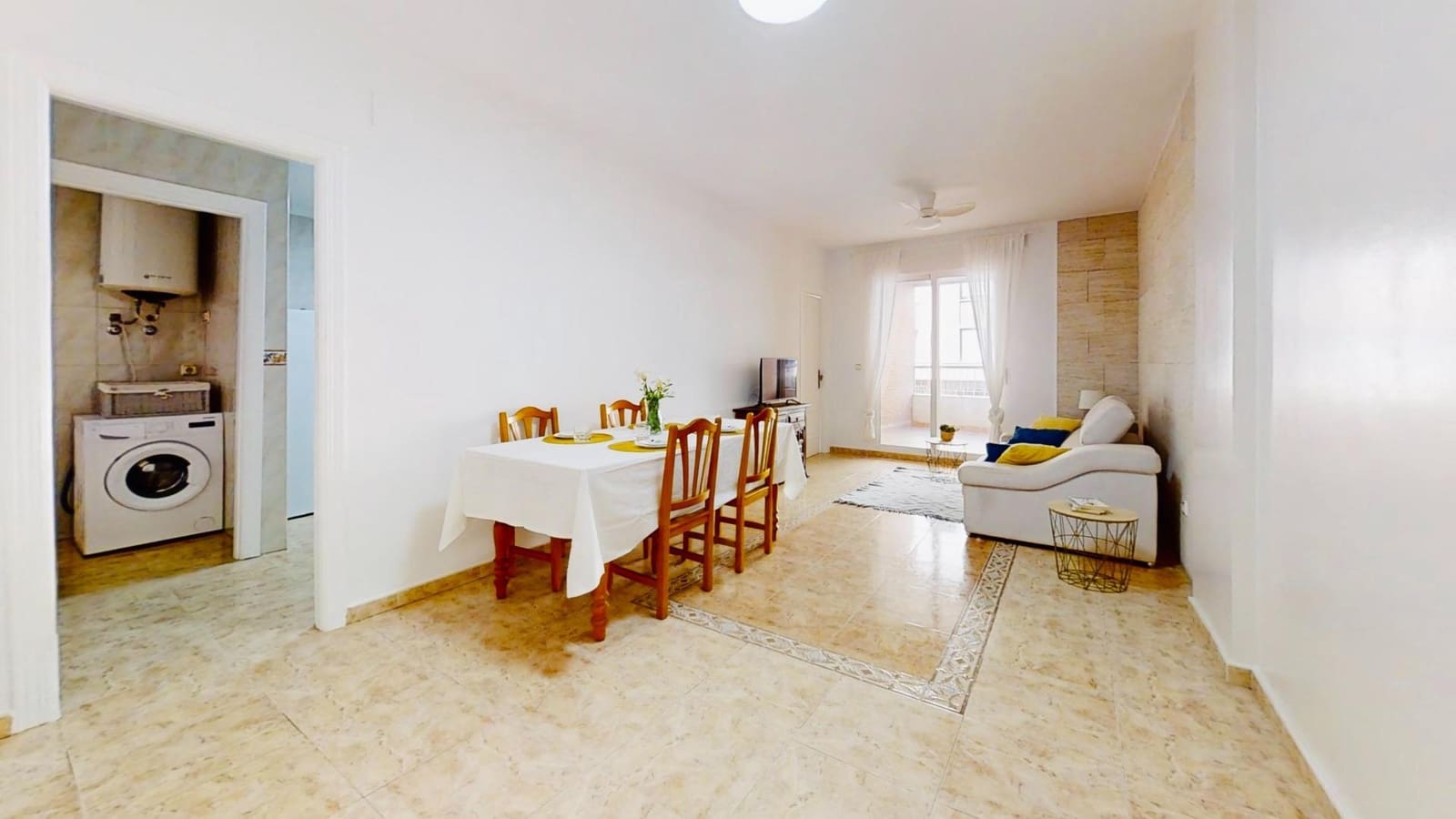 Appartement de 3 chambres à louer à Torrevieja - 1 100 € (Ref: 10168557)