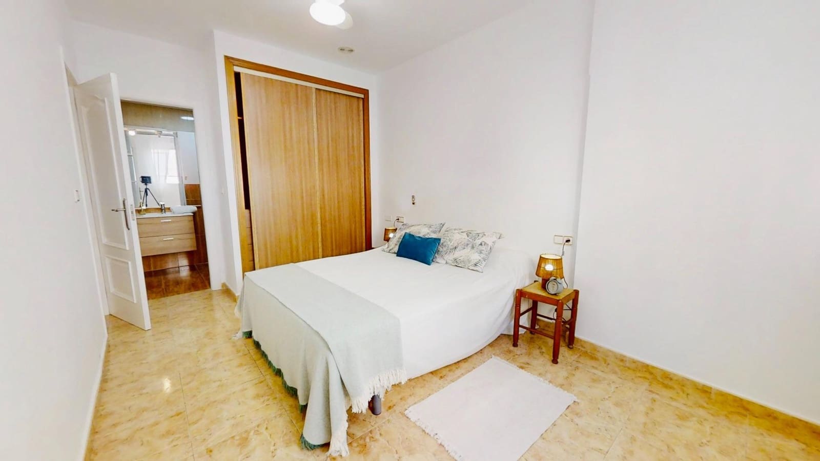 Appartement de 3 chambres à louer à Torrevieja - 1 100 € (Ref: 10168557)