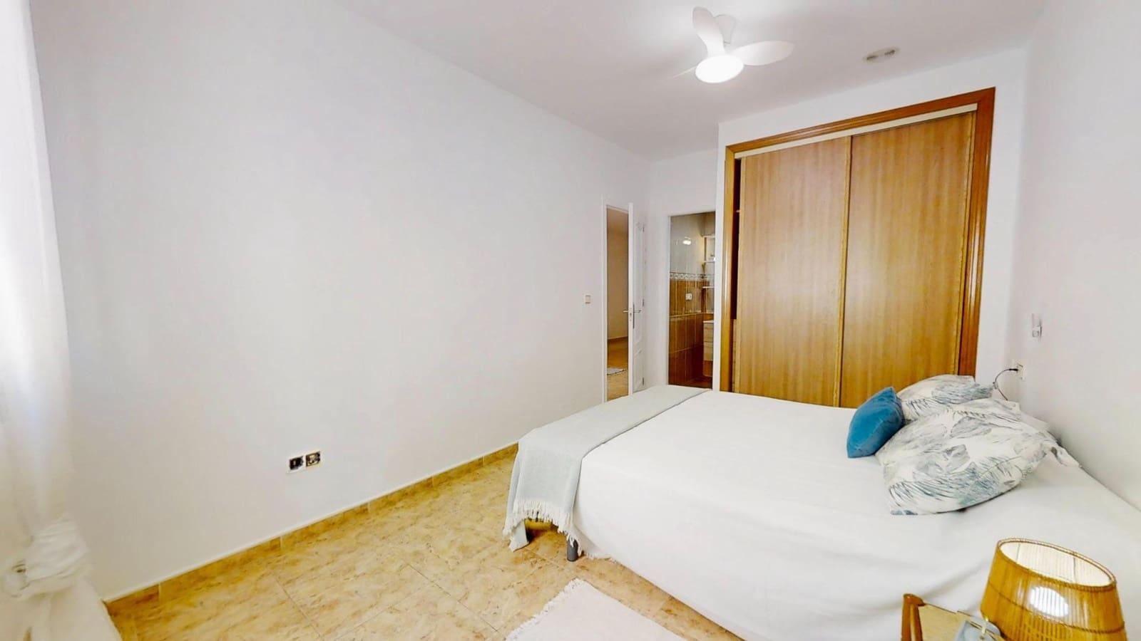 Appartement de 3 chambres à louer à Torrevieja - 1 100 € (Ref: 10168557)