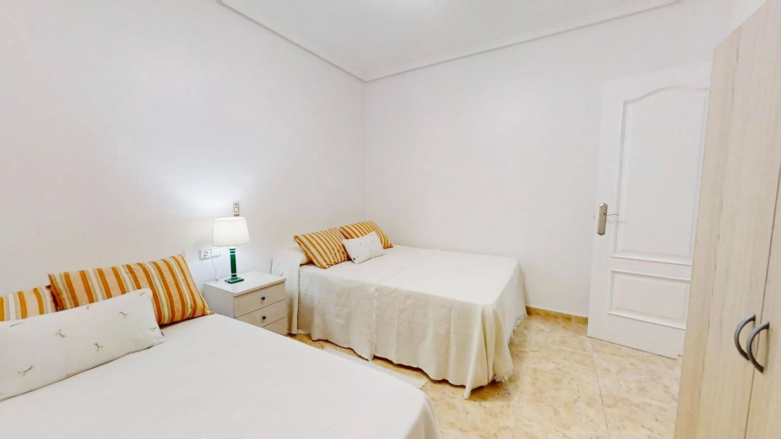 Appartement de 3 chambres à louer à Torrevieja - 1 100 € (Ref: 10168557)
