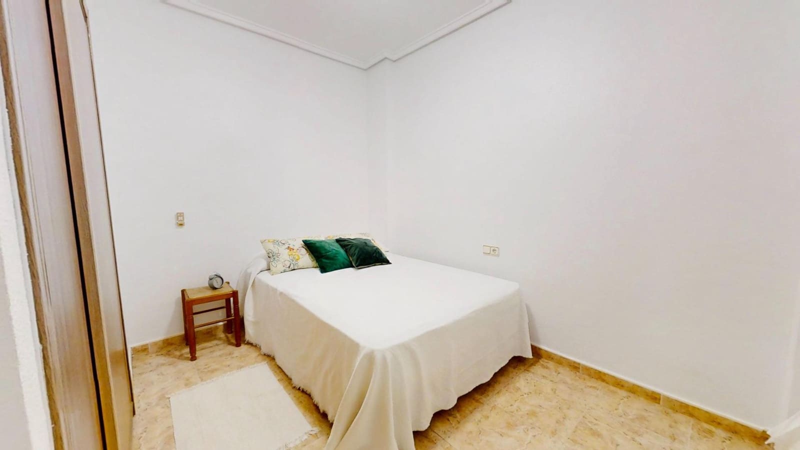Appartement de 3 chambres à louer à Torrevieja - 1 100 € (Ref: 10168557)