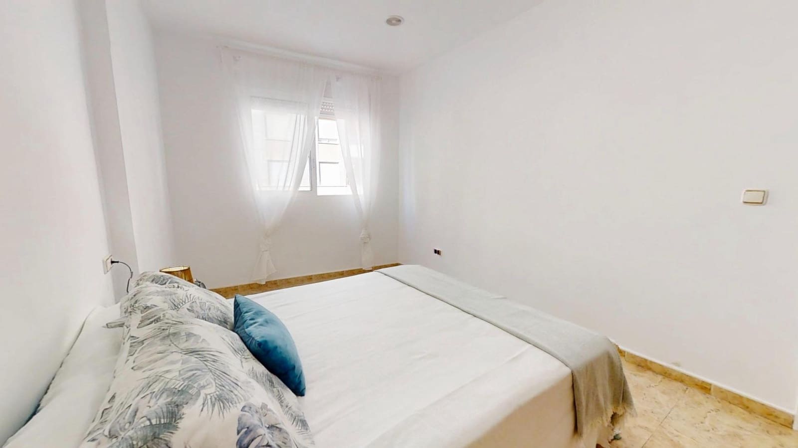 Appartement de 3 chambres à louer à Torrevieja - 1 100 € (Ref: 10168557)
