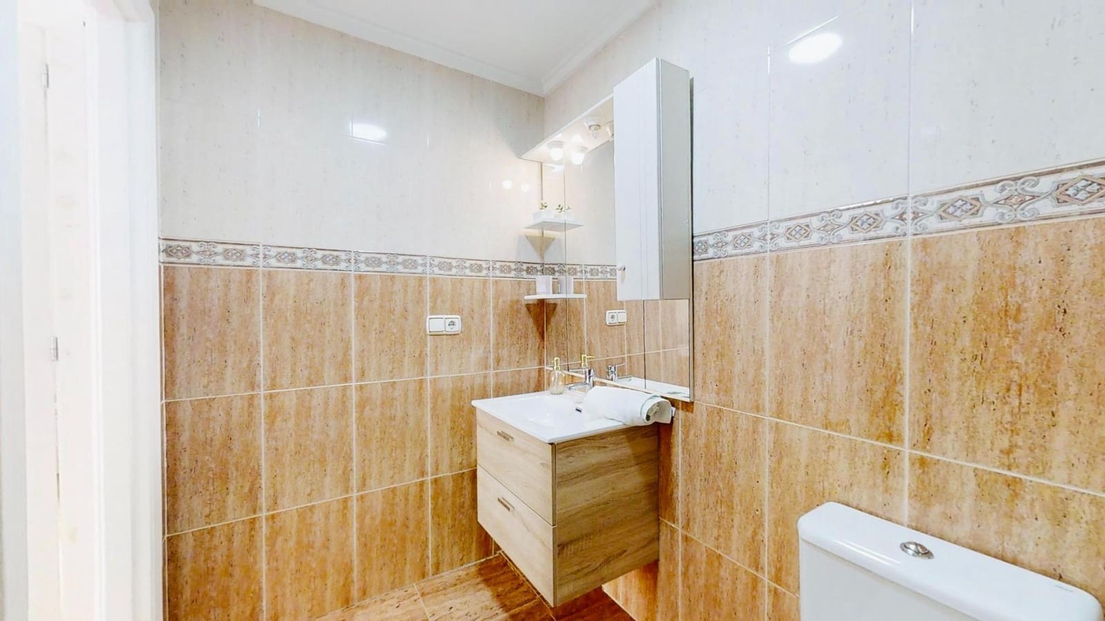 Appartement de 3 chambres à louer à Torrevieja - 1 100 € (Ref: 10168557)