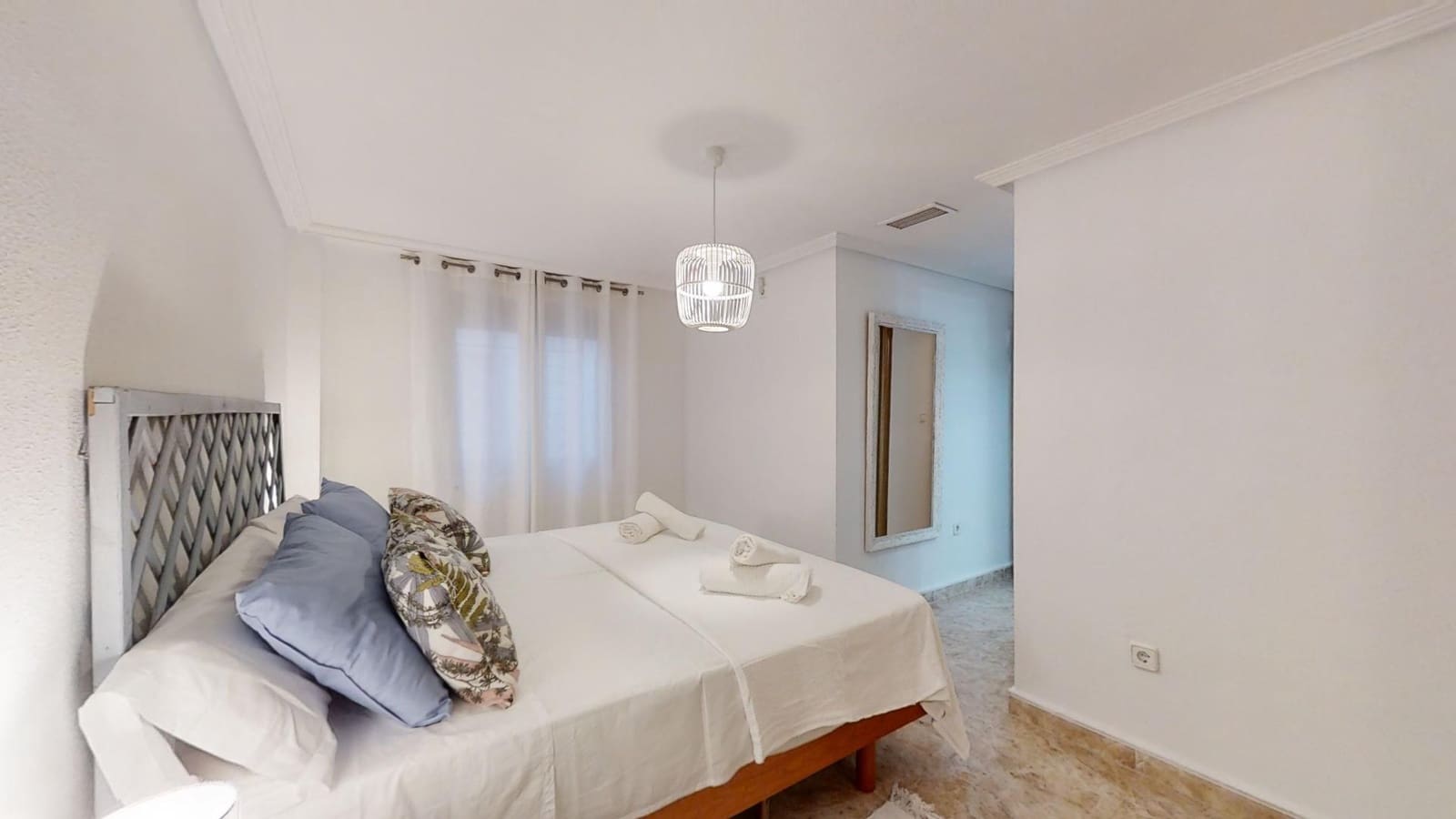 2 sovrum Takvåning att hyra i Torrevieja med garage - 1 100 € (Ref: 8992518)
