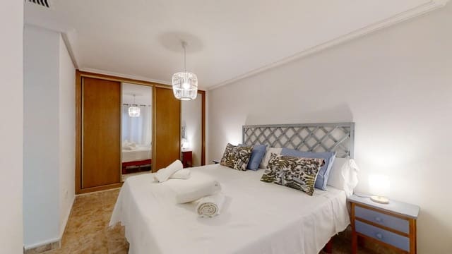 2 sovrum Takvåning att hyra i Las Piscinas Naturales, Torrevieja med garage - 1 100 € (Ref: 8992518)