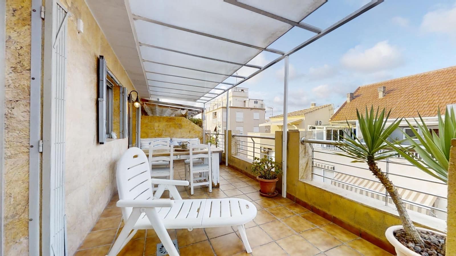 2 sovrum Takvåning att hyra i Torrevieja med garage - 1 100 € (Ref: 8992518)