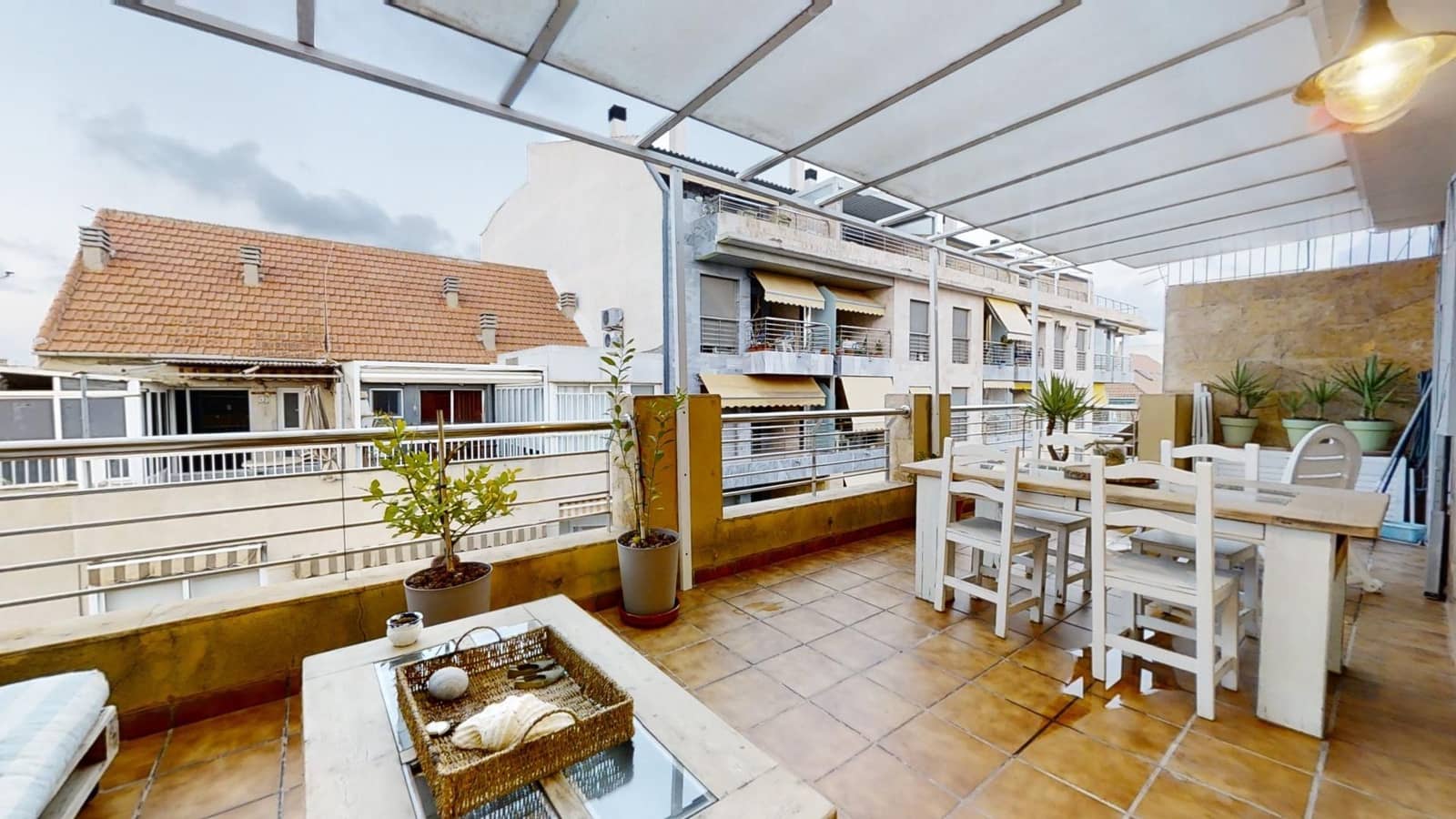 2 sovrum Takvåning att hyra i Torrevieja med garage - 1 100 € (Ref: 8992518)