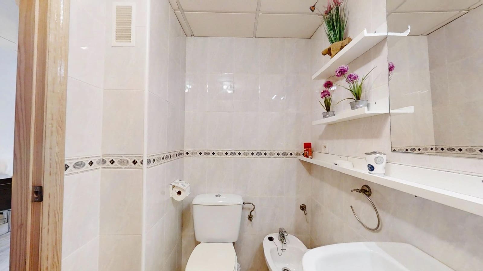 1 bedroom Apartment for rent in Torrevieja with pool - € 650 (Ref: 9188539)