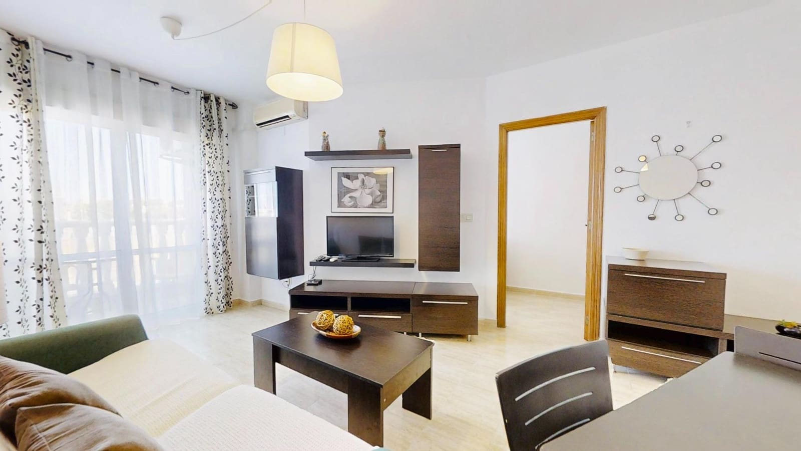 1 bedroom Apartment for rent in Torrevieja with pool - € 650 (Ref: 9188539)