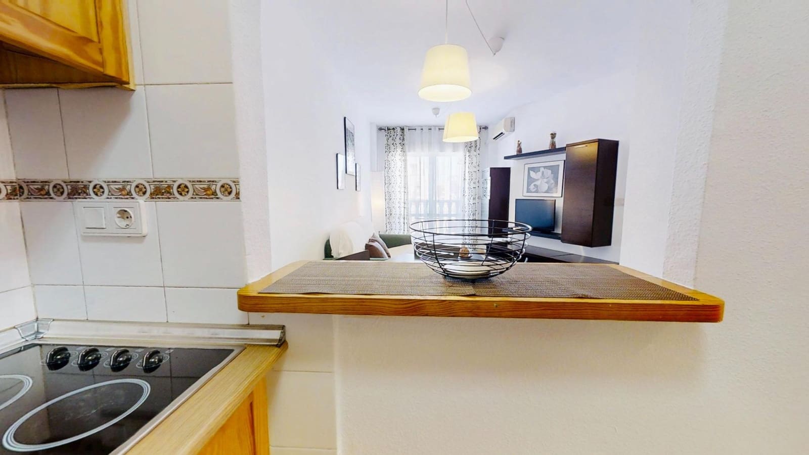 1 bedroom Apartment for rent in Torrevieja with pool - € 650 (Ref: 9188539)