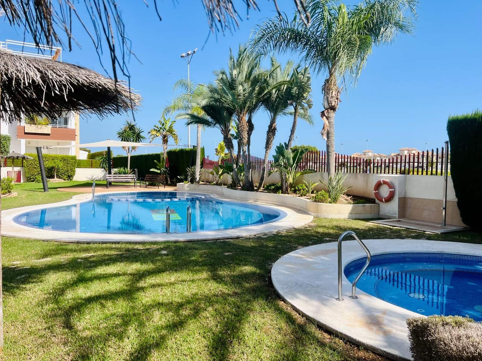 2 soverom Penthouse til salgs i Orihuela Costa med svømmebasseng garasje - € 269 900 (Ref: 9321990)