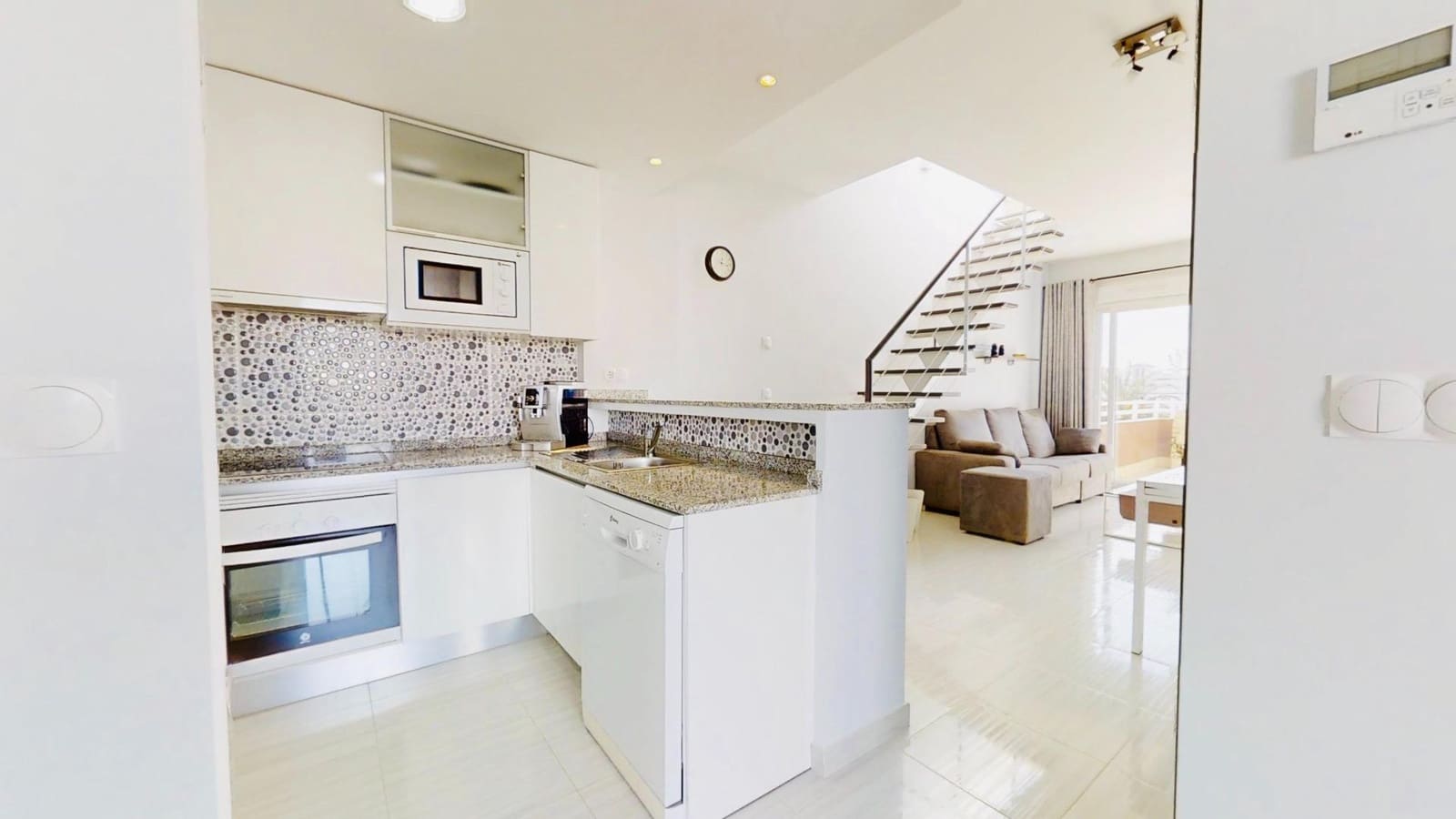 2 slaapkamer Penthouse te koop in Orihuela Costa met zwembad garage - € 228.500 (Ref: 9321990)