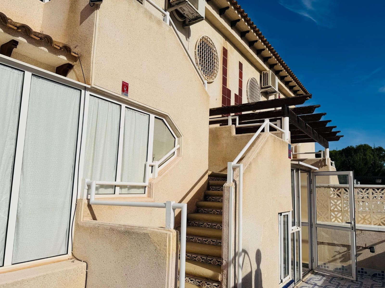 2 quarto Bungalow para venda em Torrevieja com piscina - 144 500 € (Ref: 9355942)