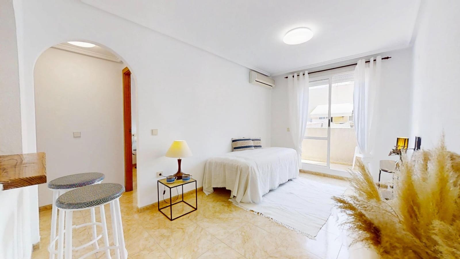 2 slaapkamer Penthouse te koop in Torrevieja met zwembad - € 138.900 (Ref: 9355943)