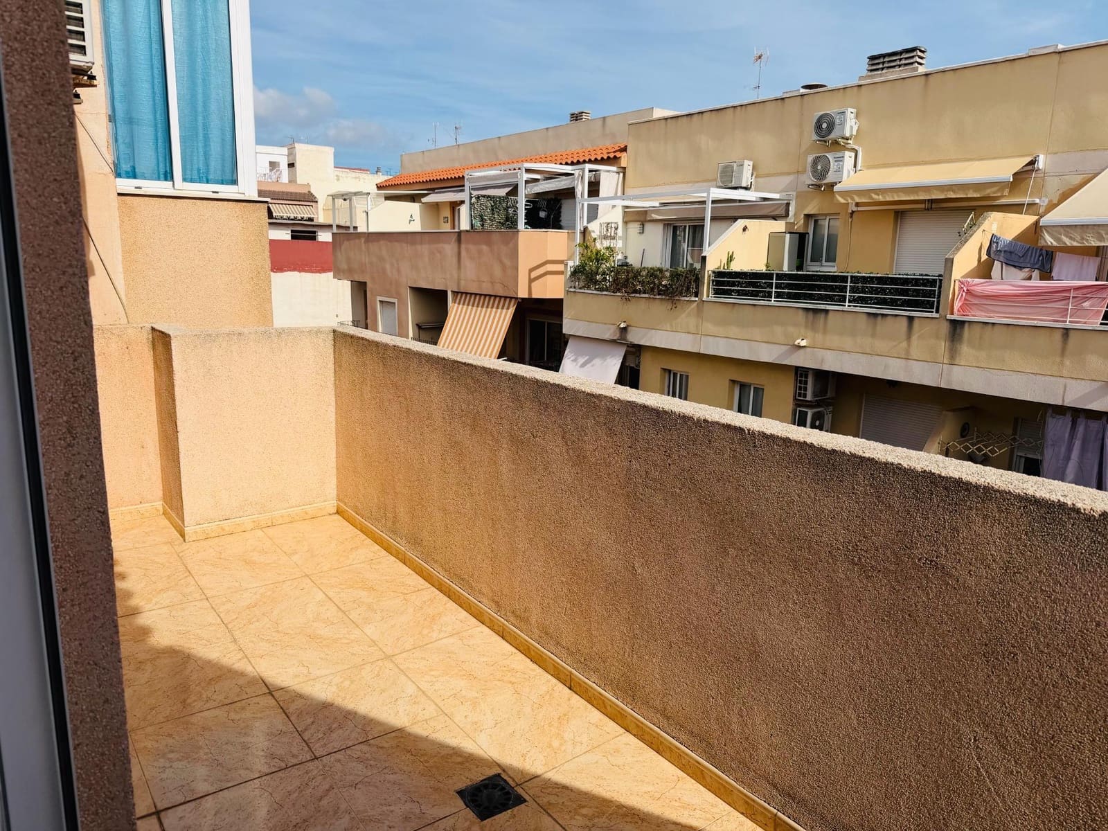 2 slaapkamer Penthouse te koop in Torrevieja met zwembad - € 138.900 (Ref: 9355943)