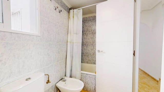 2 Zimmer Penthouse zu verkaufen in Centro - Muelle Pesquero, Torrevieja mit Pool - 138.900 € (Ref: 9355943)