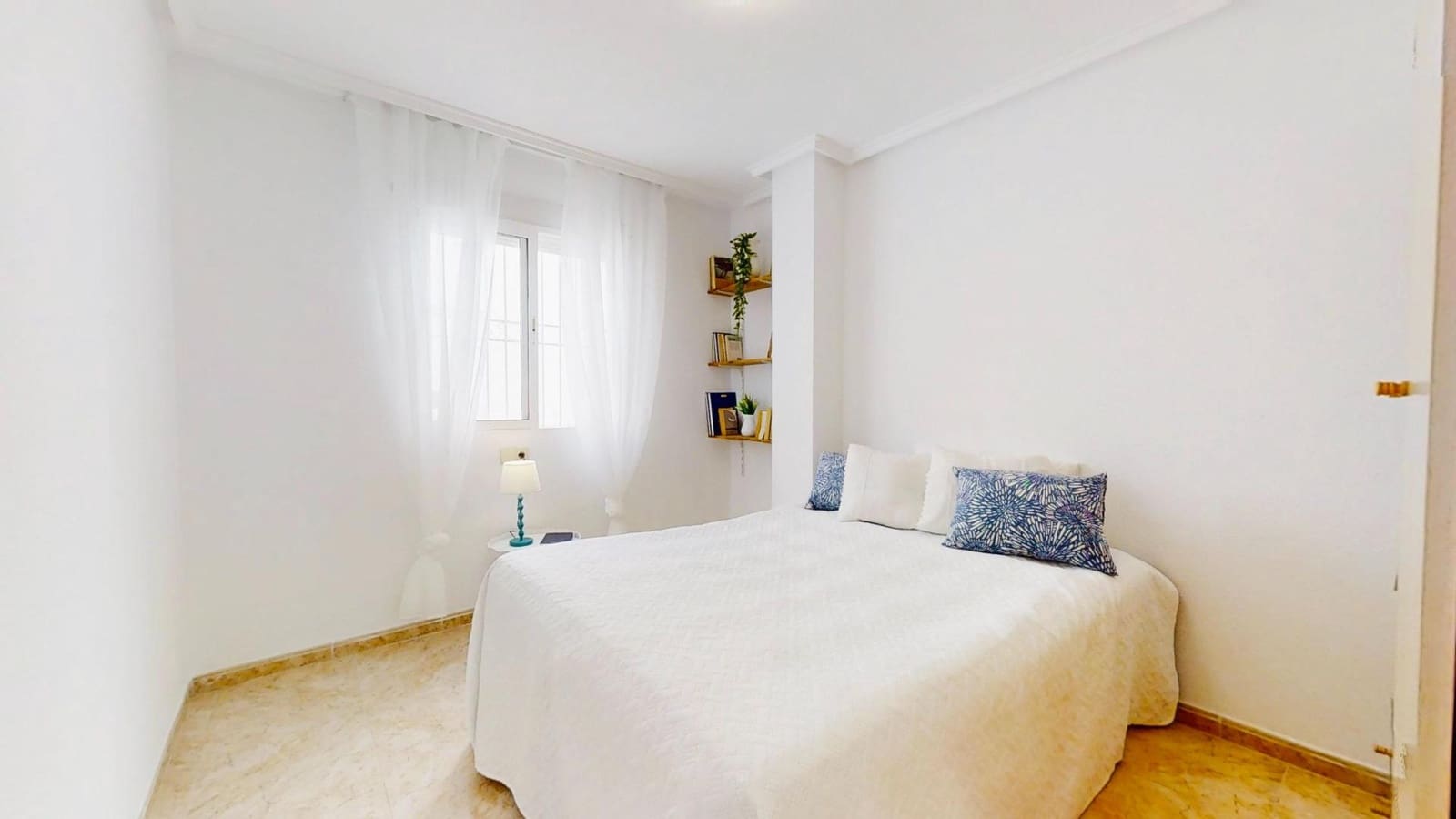2 sypialnia Penthouse na sprzedaż w Torrevieja z basenem - 136 500 € (Ref: 9355943)