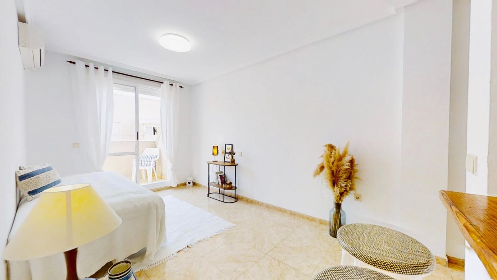 2 sypialnia Penthouse na sprzedaż w Torrevieja z basenem - 136 500 € (Ref: 9355943)