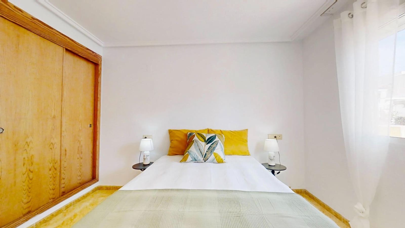 2 sypialnia Penthouse na sprzedaż w Torrevieja z basenem - 136 500 € (Ref: 9355943)