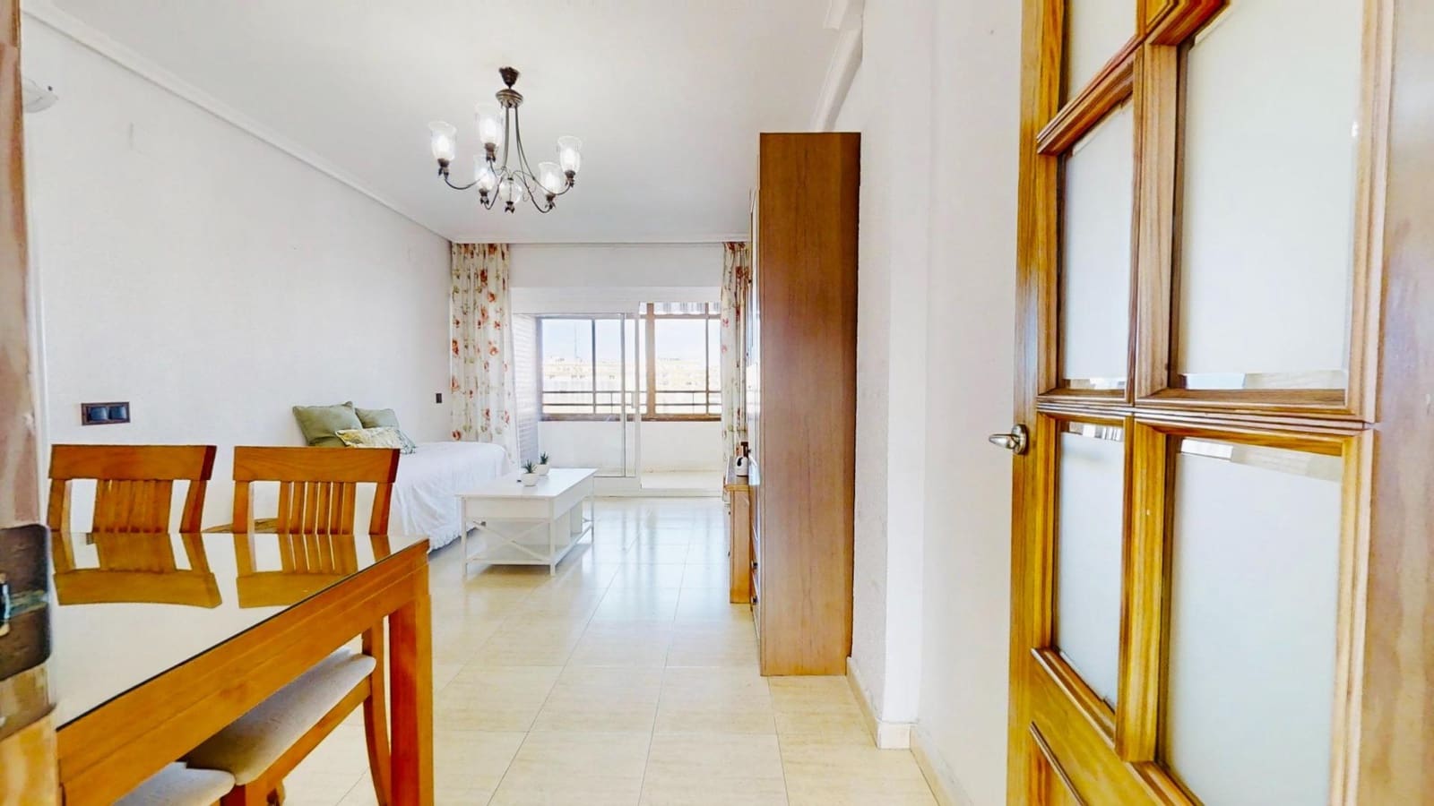 2 bedroom Penthouse for rent in Torrevieja - € 800 (Ref: 9390989)